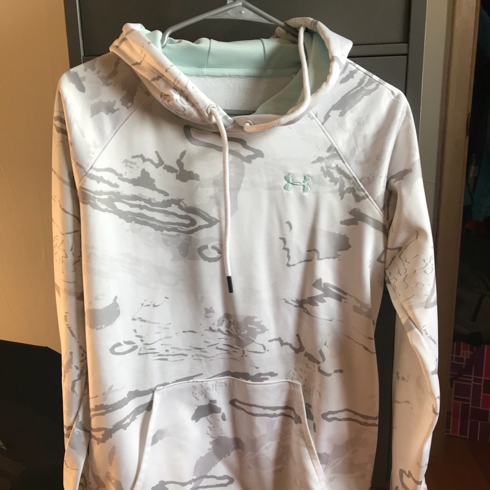 Women’s small under armour hoody